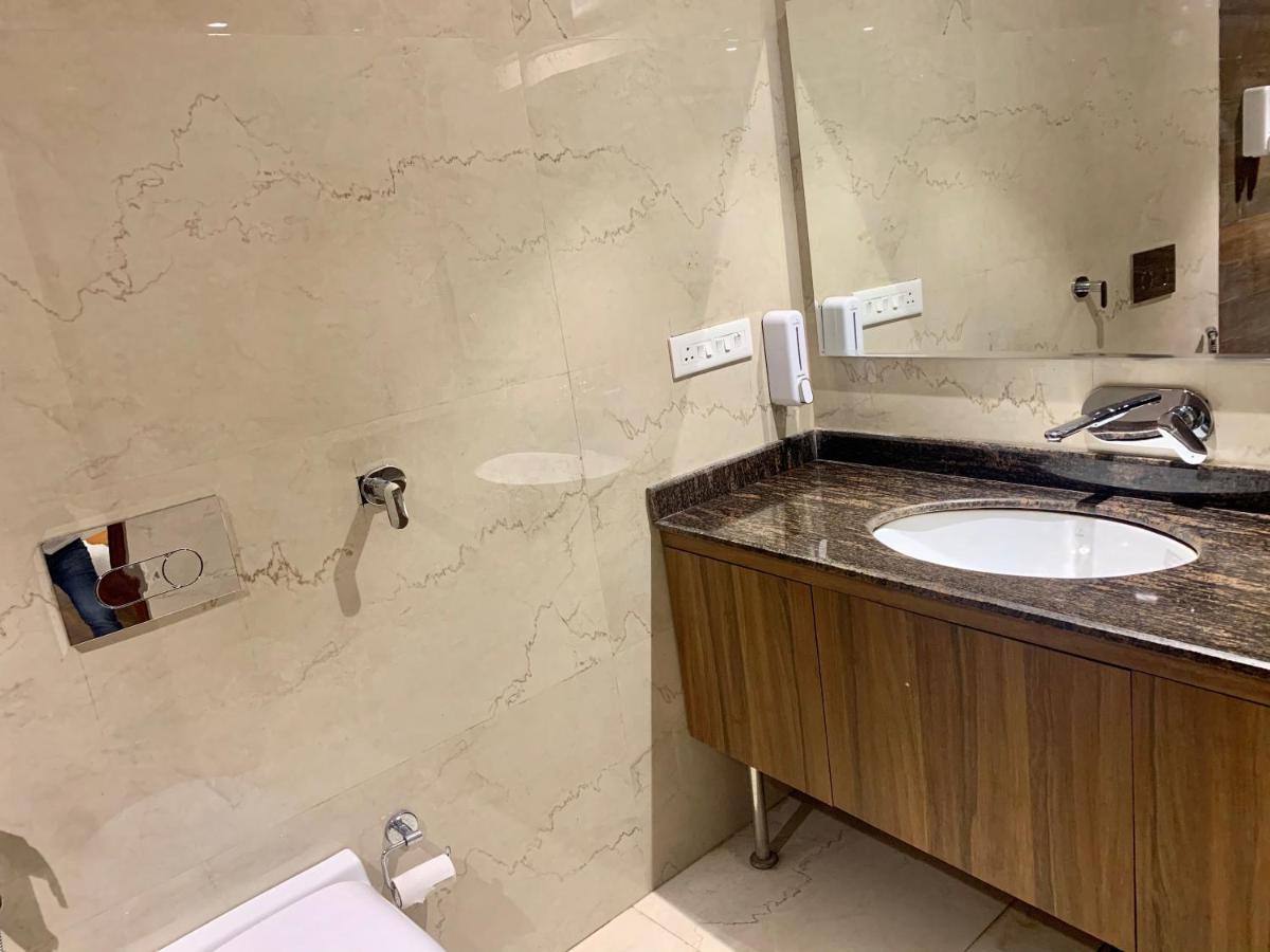 Hotel Amber Rudrapur Екстер'єр фото