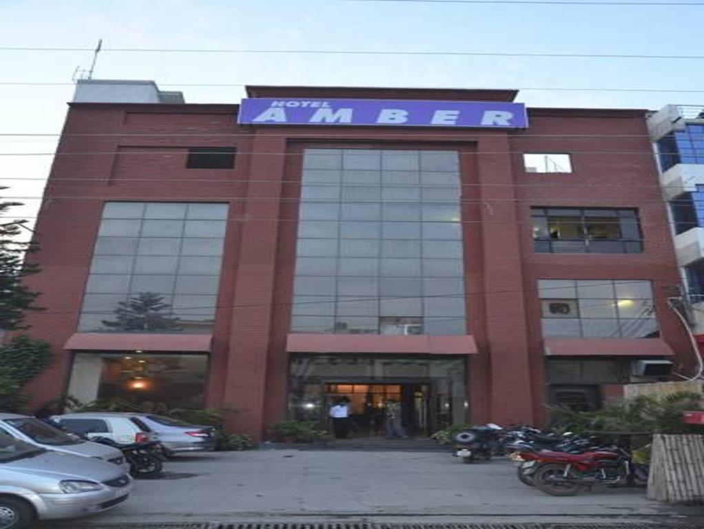 Hotel Amber Rudrapur Екстер'єр фото