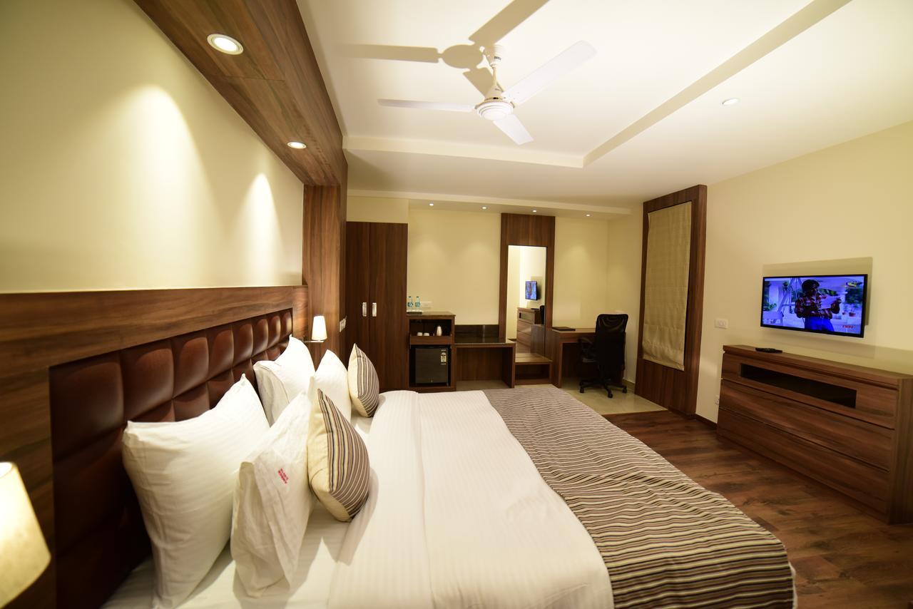 Hotel Amber Rudrapur Екстер'єр фото
