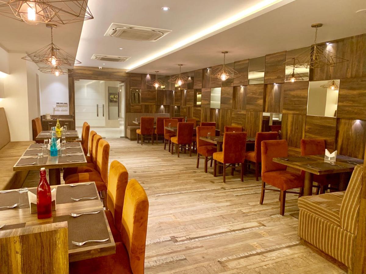 Hotel Amber Rudrapur Екстер'єр фото