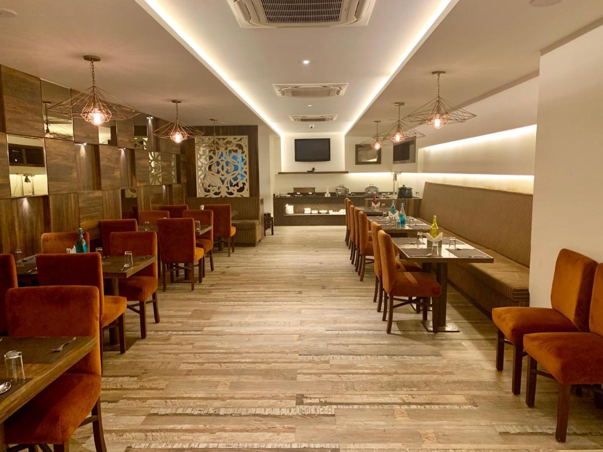 Hotel Amber Rudrapur Екстер'єр фото